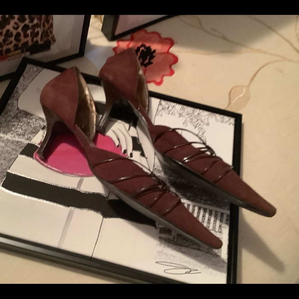 Brown Mid heel pump